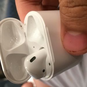 AirPods there is only one I lost the other one